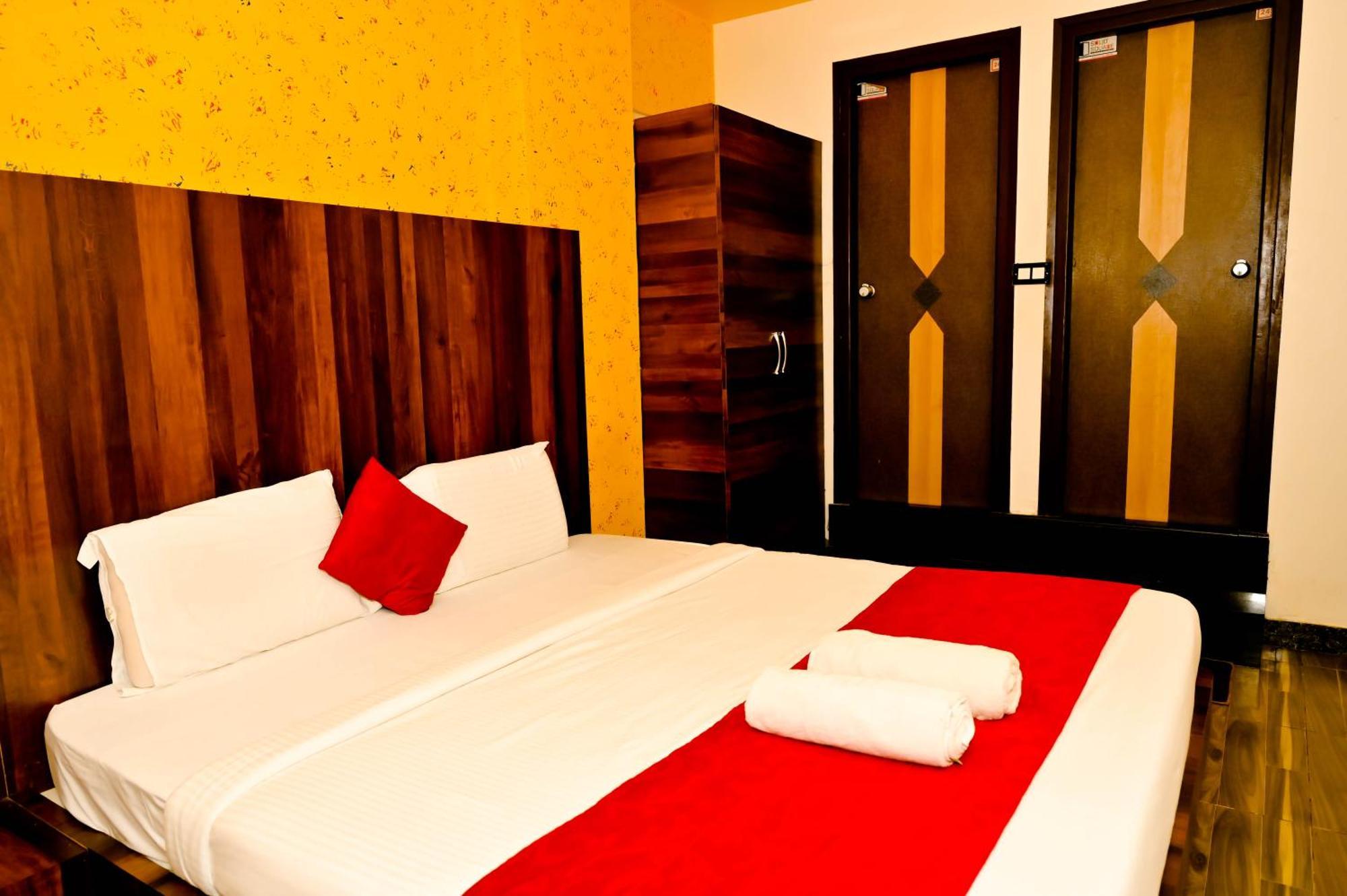 Townhouse Mk Hotel Chikmagalur Exterior photo