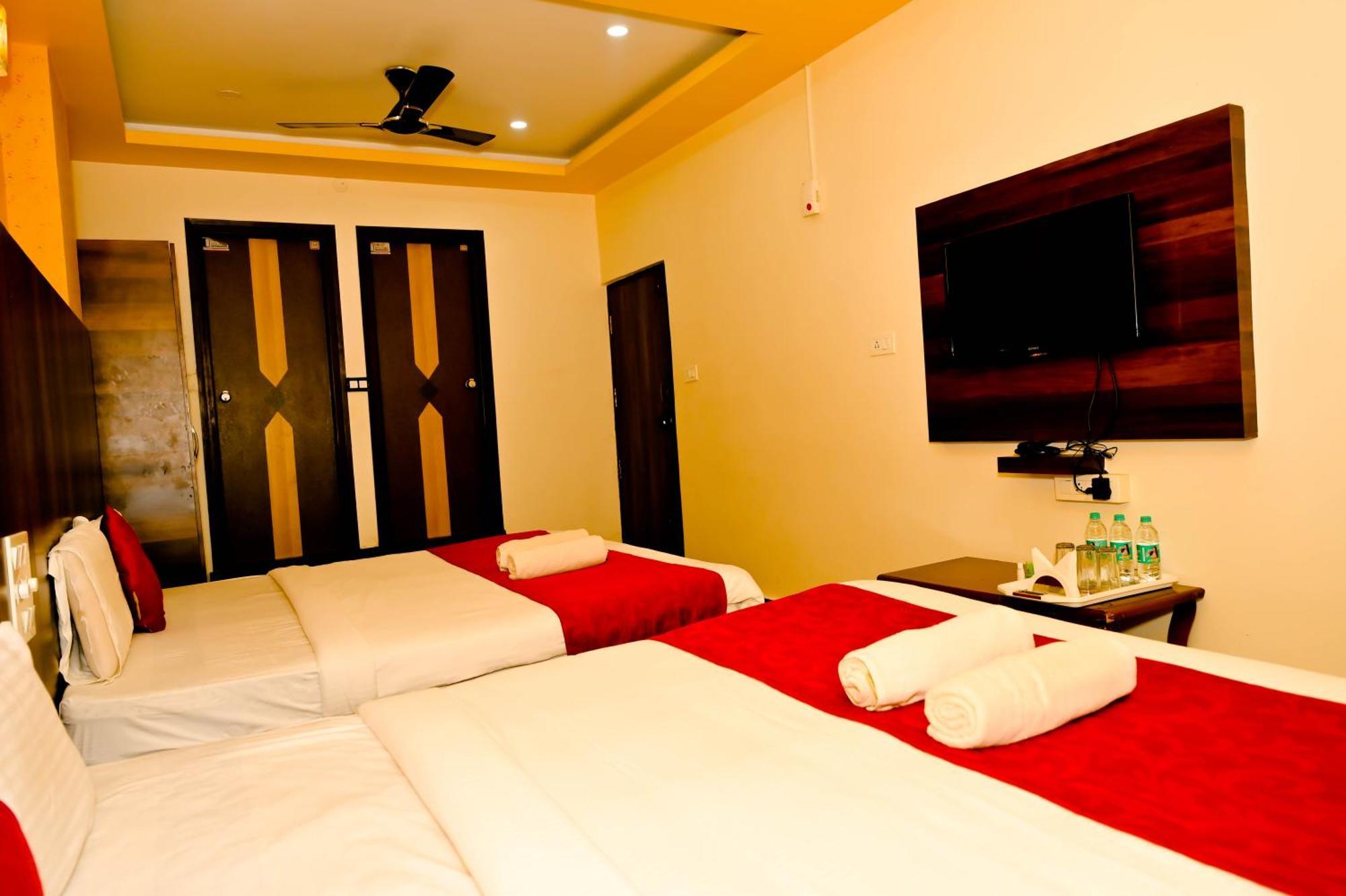 Townhouse Mk Hotel Chikmagalur Exterior photo