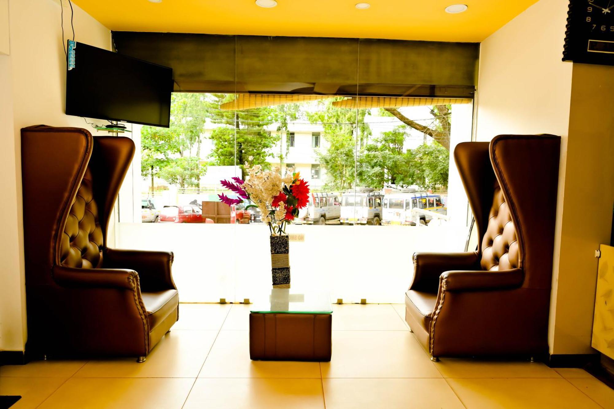 Townhouse Mk Hotel Chikmagalur Exterior photo
