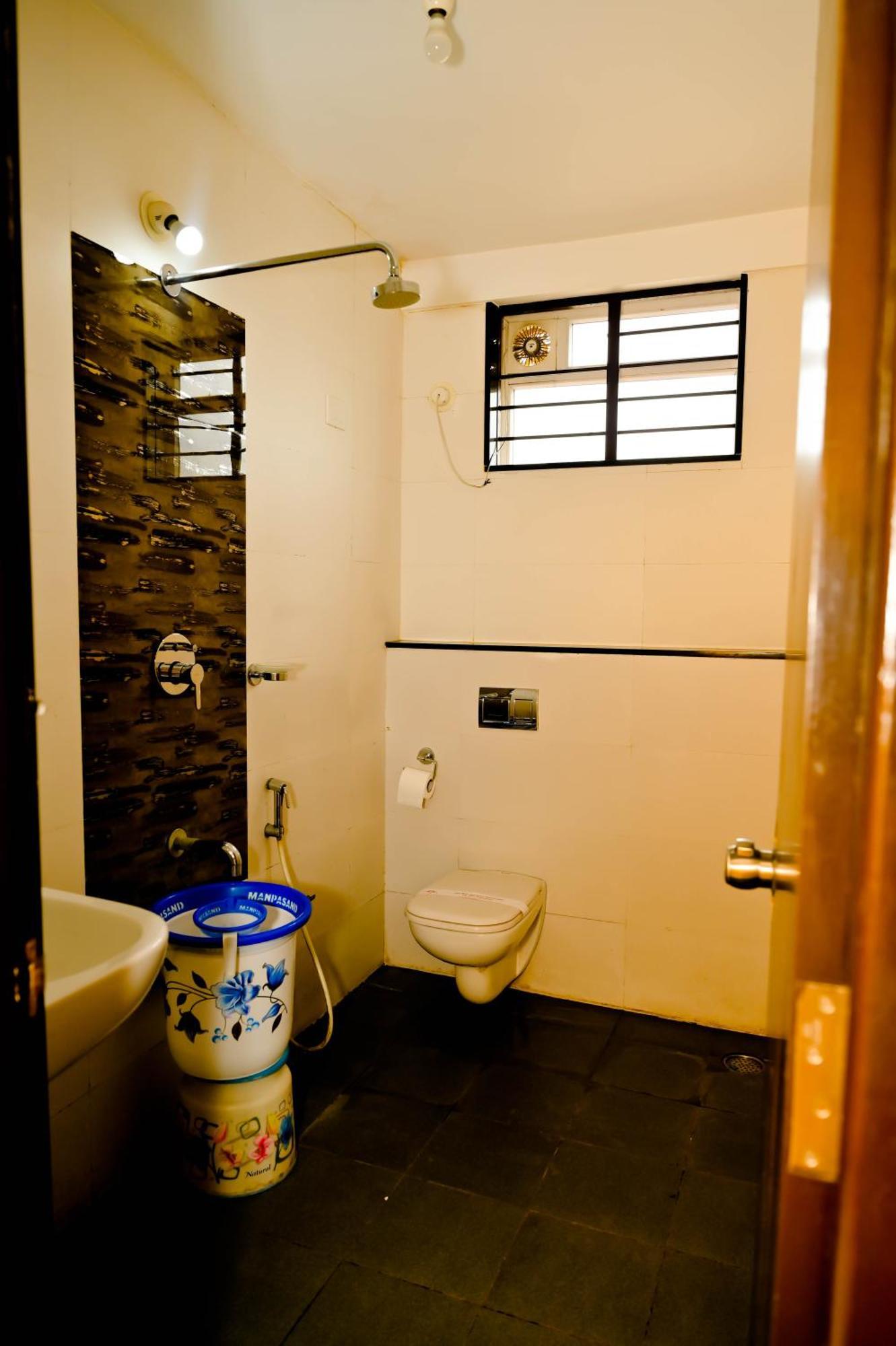 Townhouse Mk Hotel Chikmagalur Exterior photo