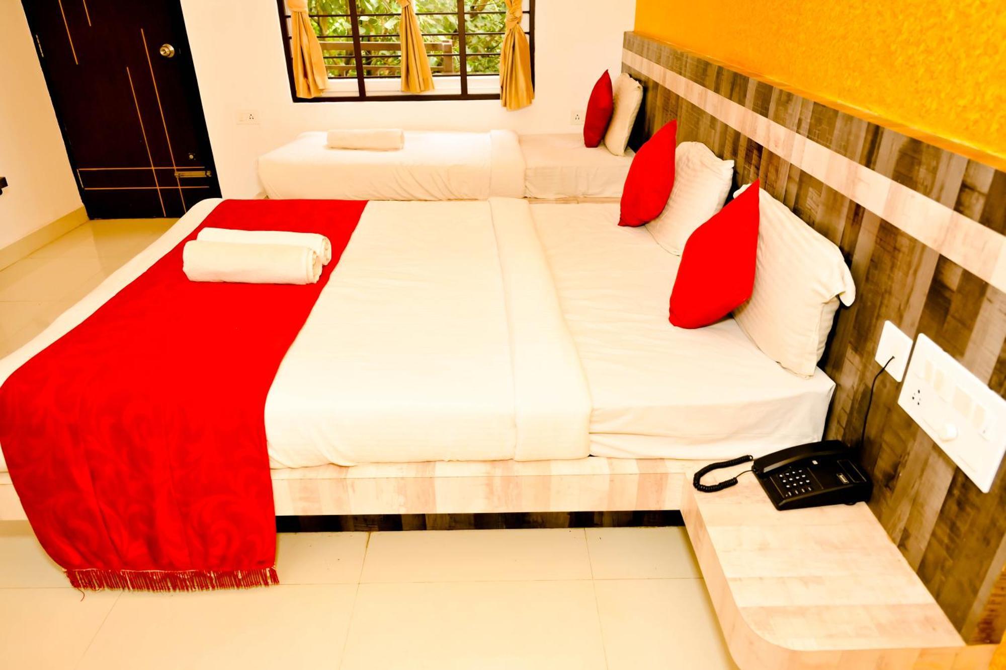 Townhouse Mk Hotel Chikmagalur Exterior photo
