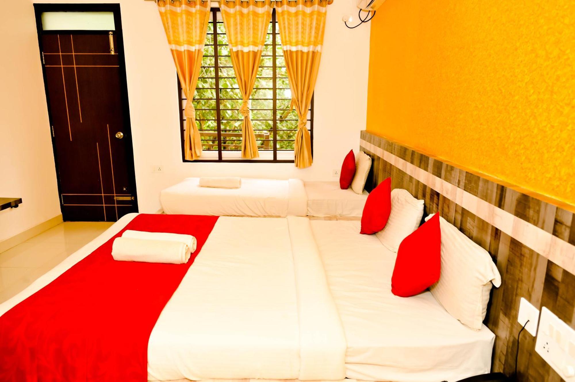 Townhouse Mk Hotel Chikmagalur Exterior photo
