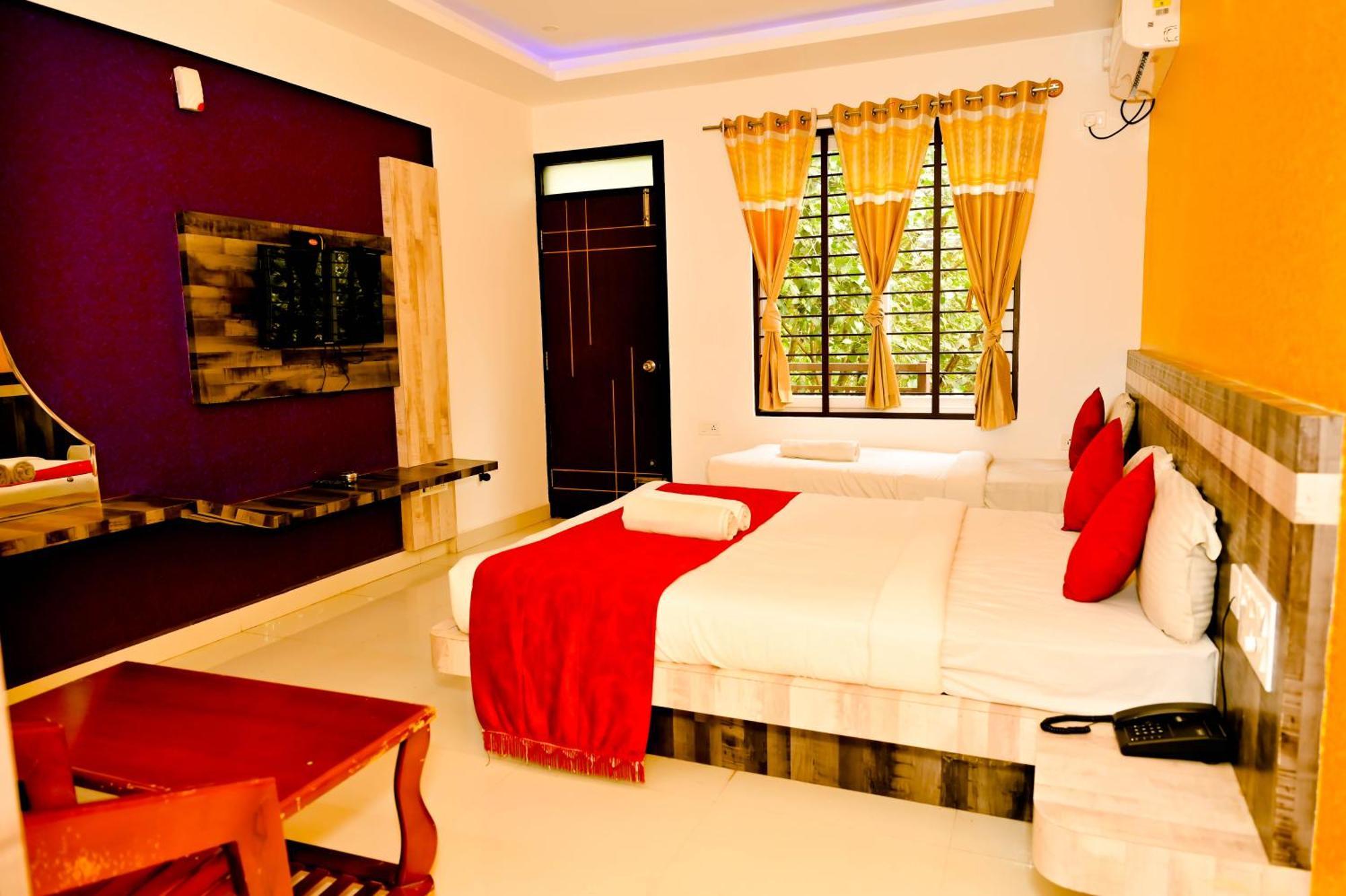 Townhouse Mk Hotel Chikmagalur Exterior photo