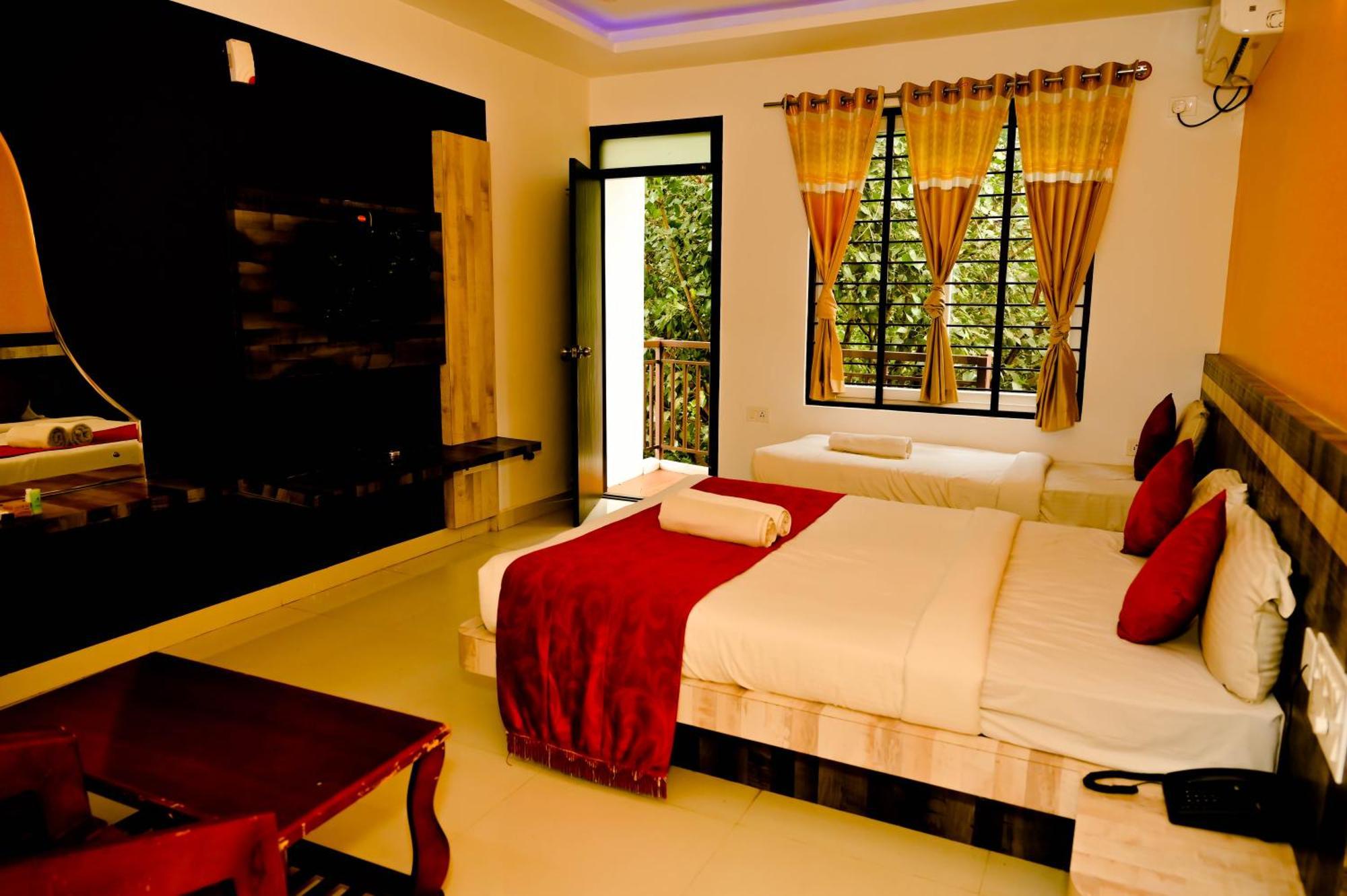 Townhouse Mk Hotel Chikmagalur Exterior photo