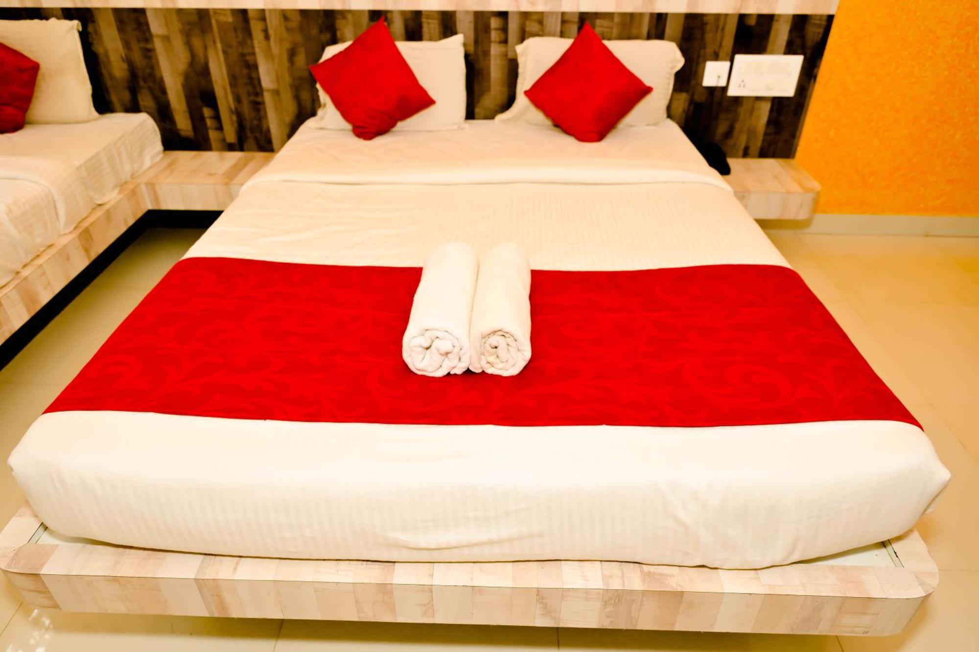 Townhouse Mk Hotel Chikmagalur Exterior photo