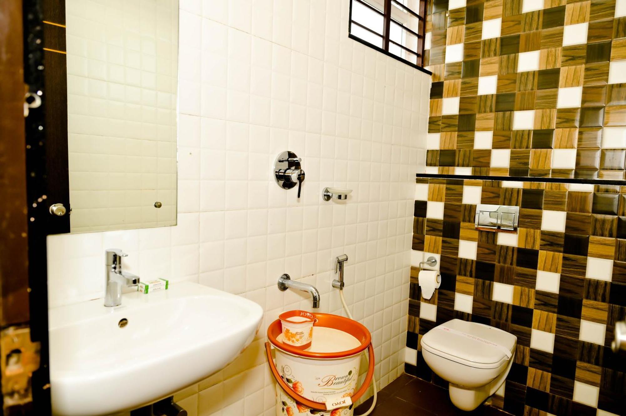 Townhouse Mk Hotel Chikmagalur Exterior photo