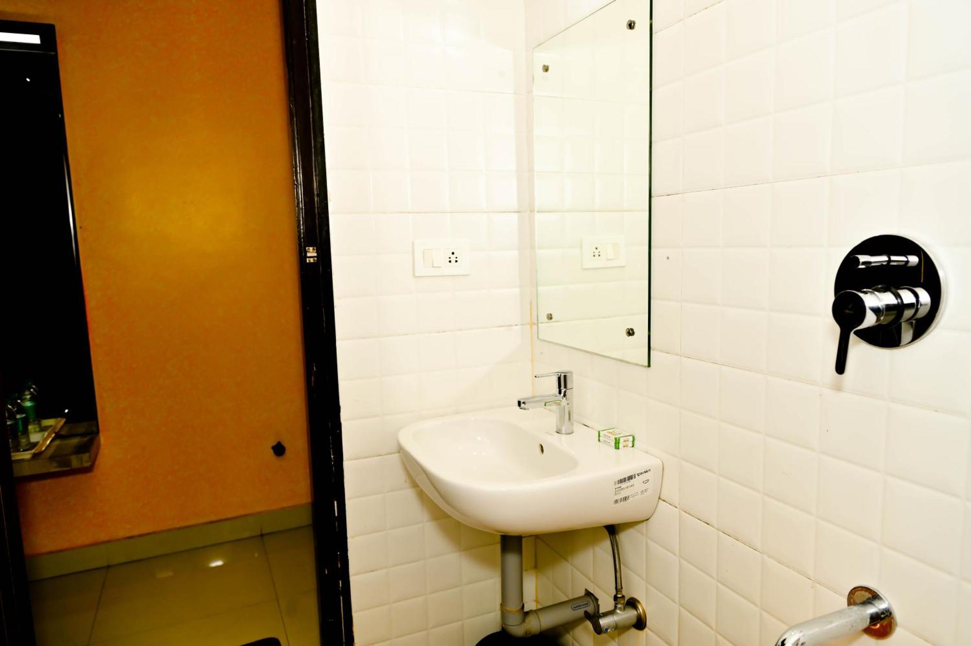 Townhouse Mk Hotel Chikmagalur Exterior photo