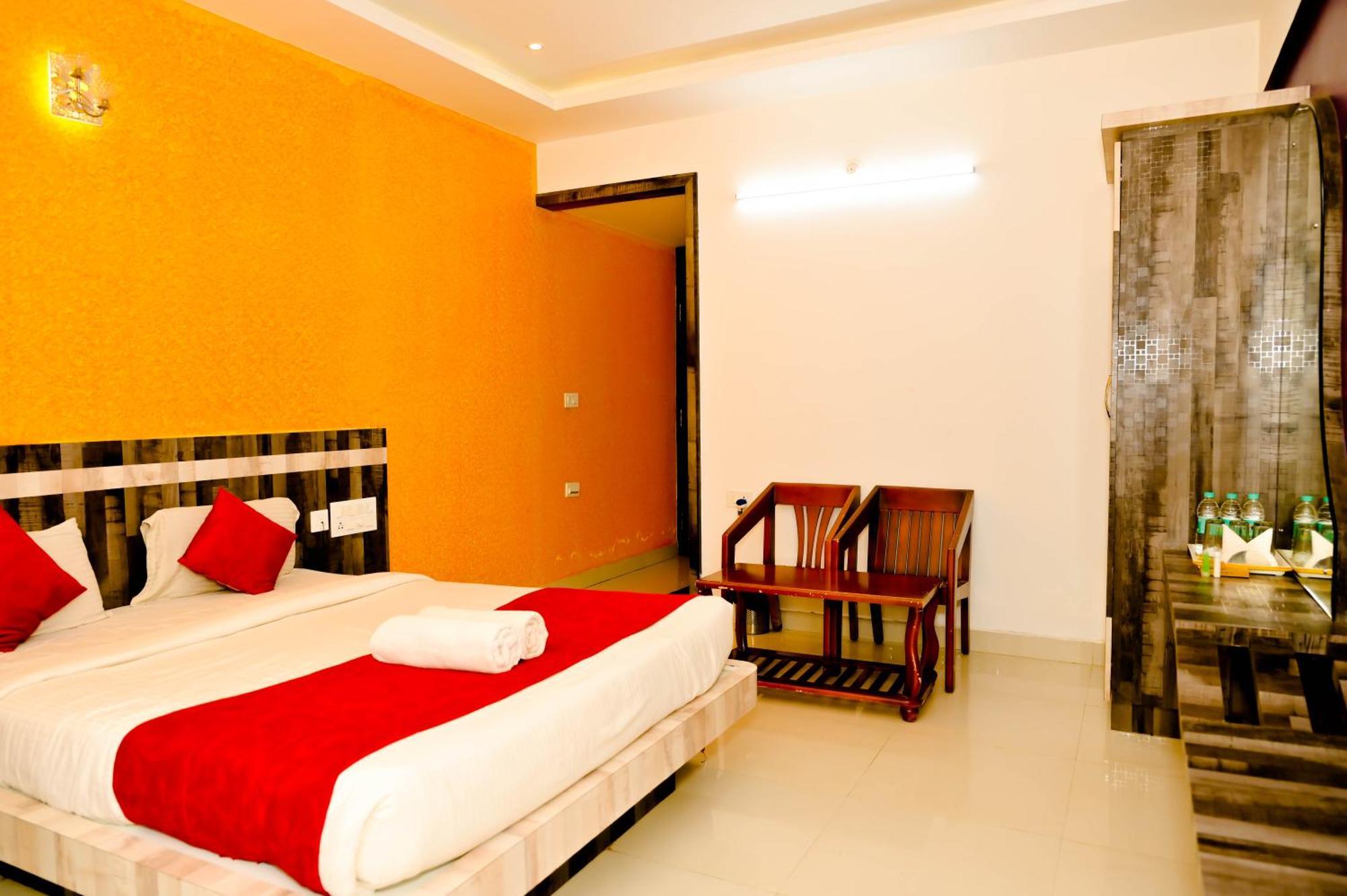 Townhouse Mk Hotel Chikmagalur Exterior photo