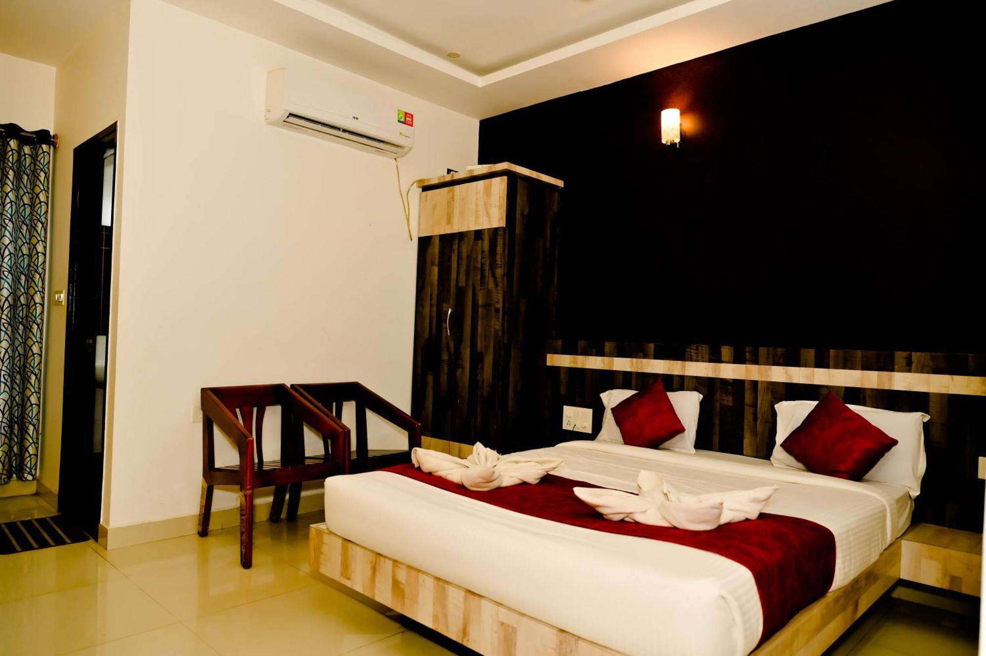 Townhouse Mk Hotel Chikmagalur Exterior photo