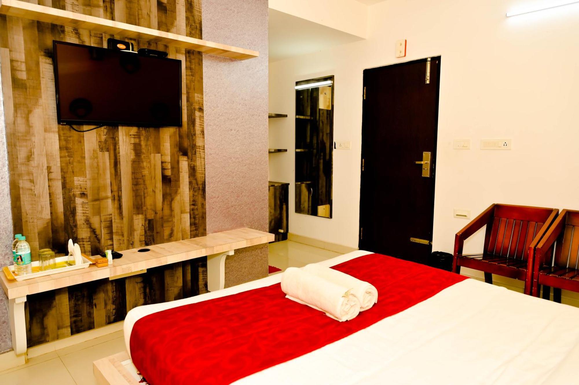 Townhouse Mk Hotel Chikmagalur Exterior photo