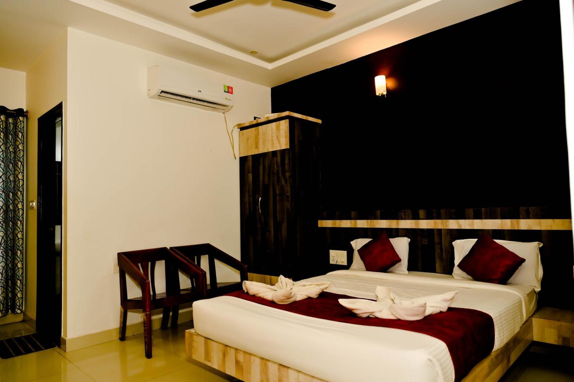 Townhouse Mk Hotel Chikmagalur Exterior photo